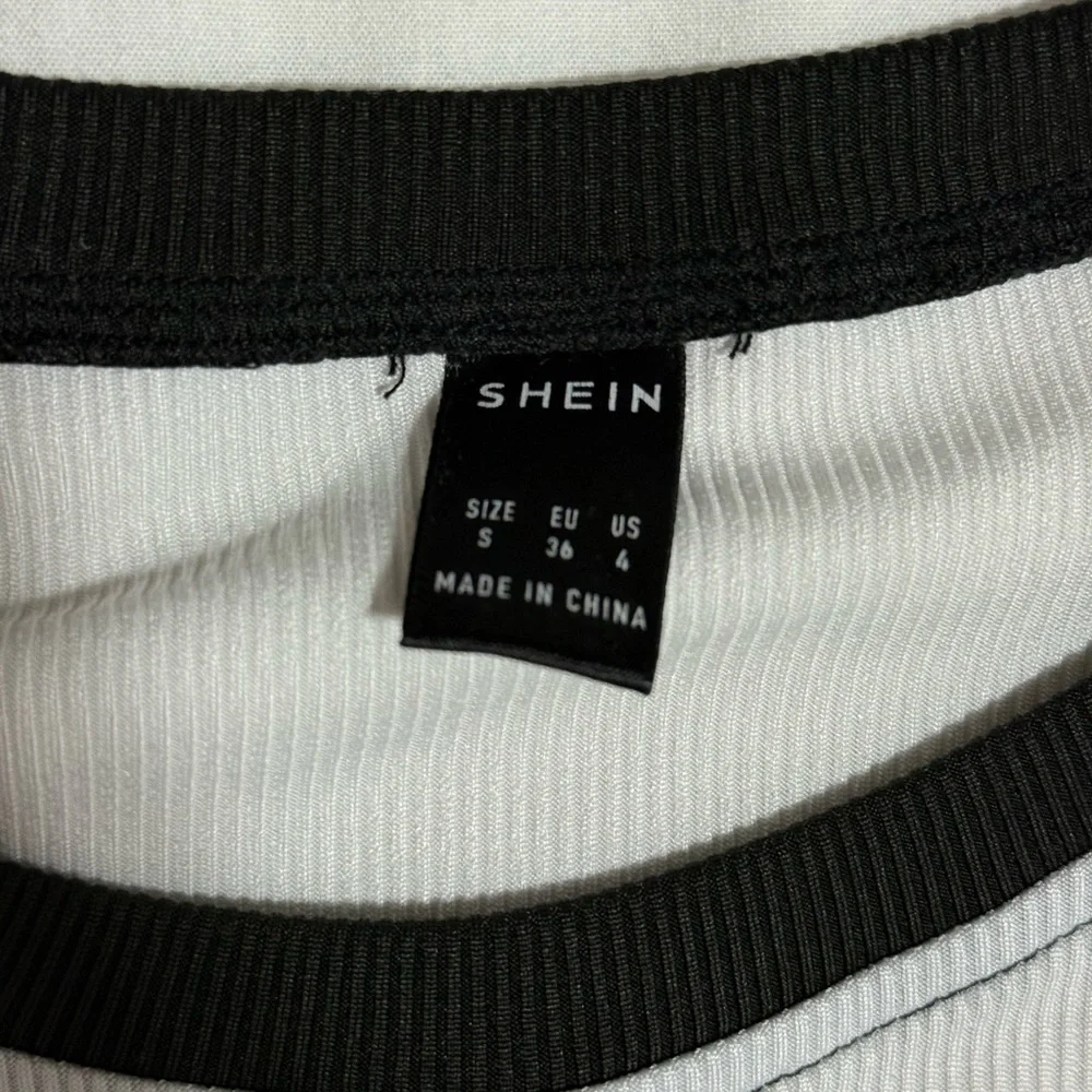 Monochrome Ribbed Top - Picture 3 of 4